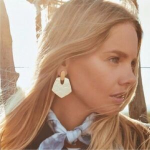 Kendra Scott Finch Hammered Door Knocker Gold Tone Geometric Earrings​